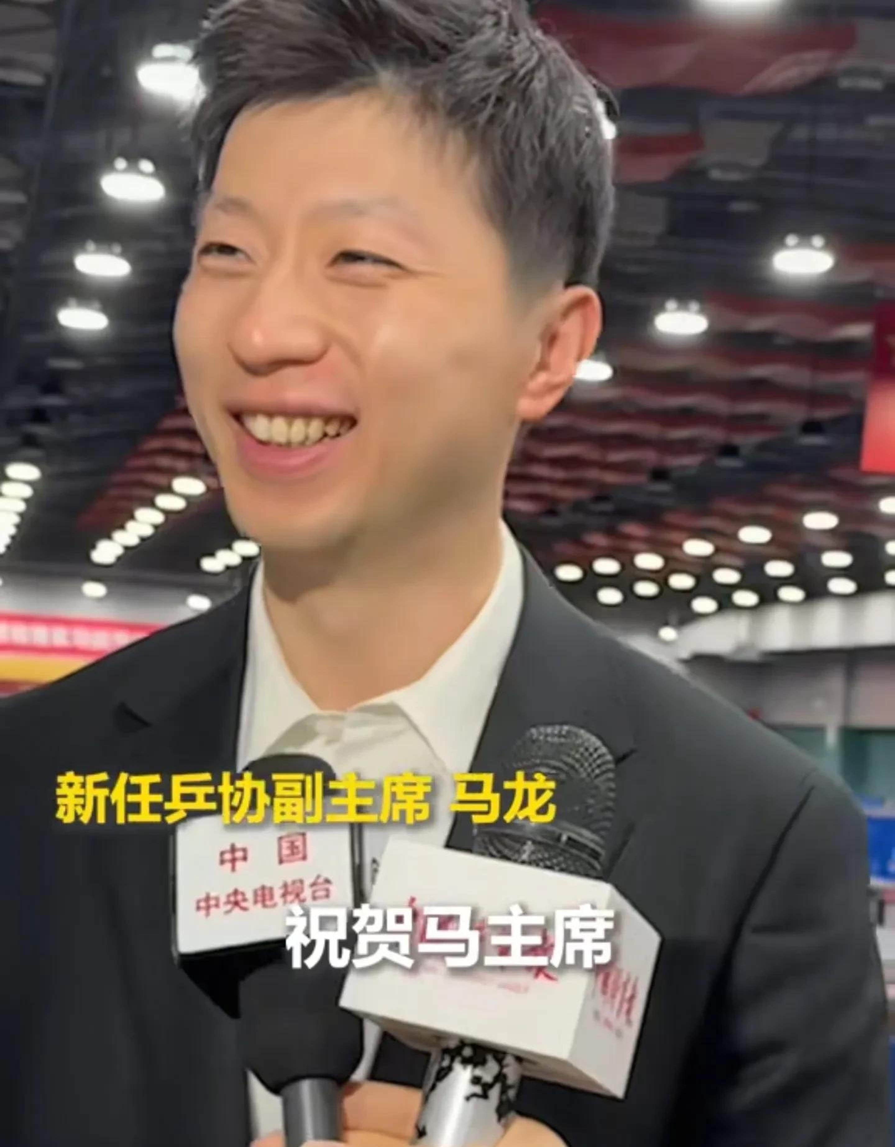 电竞博彩平台推荐-马龙回归首秀大放异彩，中国女排主场球迷高呼名字